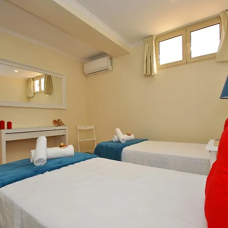 Villa In Algarve Near Golden Beaches البوفيرا
