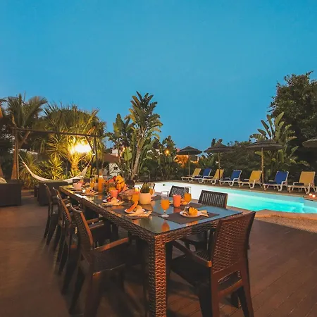 Villa In Algarve Near Golden Beaches