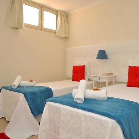 Villa In Algarve Near Golden Beaches 알부페이라