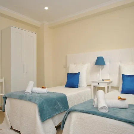 Villa In Algarve Near Golden Beaches