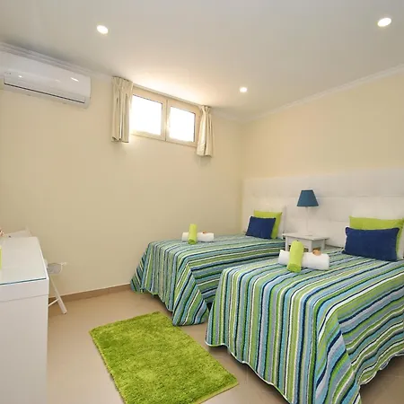 Villa In Algarve Near Golden Beaches