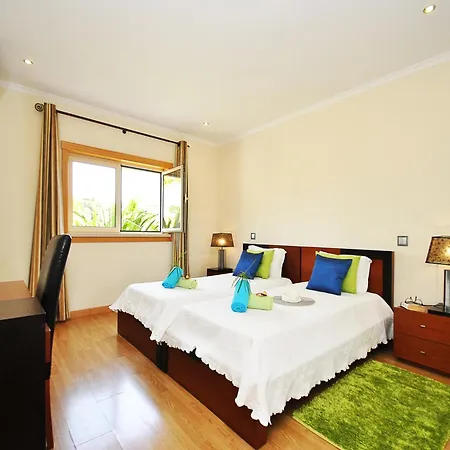 Villa In Algarve Near Golden Beaches