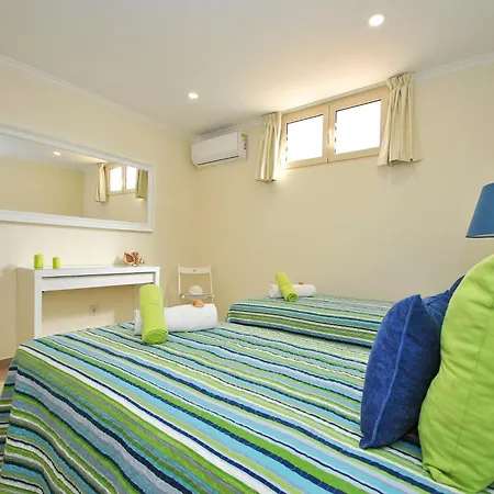 Villa In Algarve Near Golden Beaches Albufeira