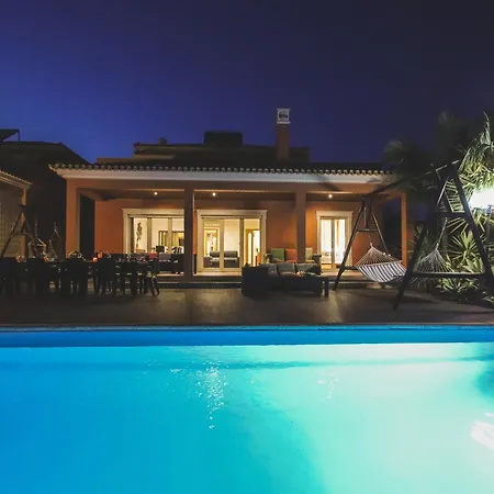 Villa In Algarve Near Golden Beaches アルブフェイラ
