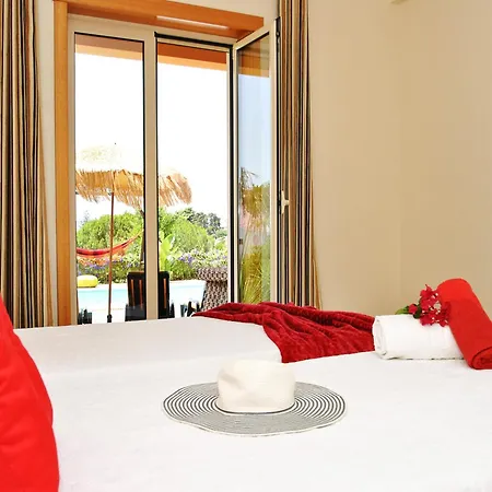 Villa Villa In Algarve Near Golden Beaches
